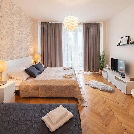 Luxury apartment in prime location Prague Extérieur photo